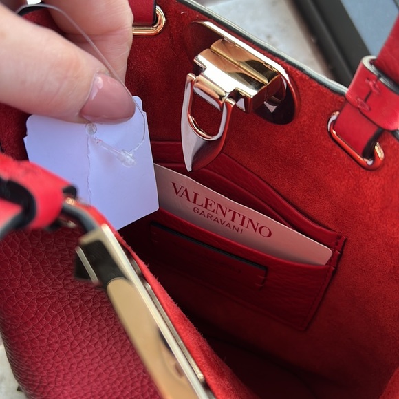 ROCKSTUD GRAINY CALFSKIN POUCH - RED. Never used. Bucket Bag NWOT - Picture 6 of 12